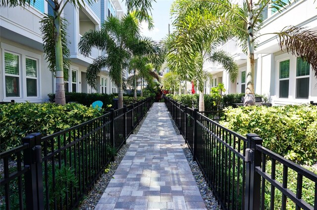 813 Burlington Ave N, Saint Petersburg, FL 33701 - photo 5