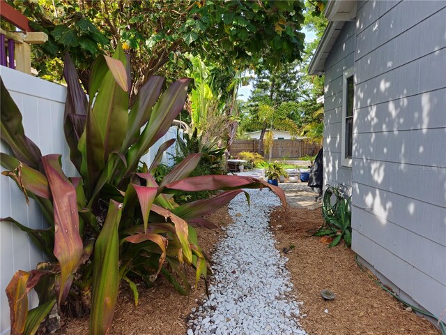 3545 7th Ave N, Saint Petersburg, FL 33713 - view of yard featuring fence