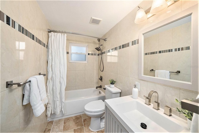 full bath with decorative backsplash, visible vents, shower / tub combo with curtain, toilet, and tile walls