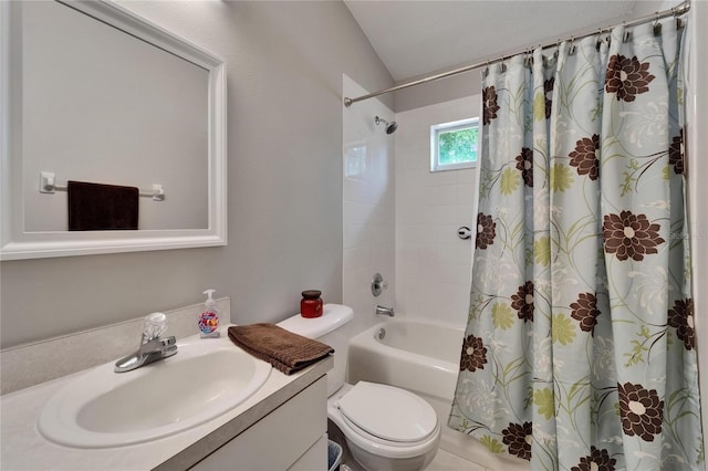11626 Pure Pebble Dr, Riverview, FL 33569 - bathroom featuring toilet, lofted ceiling, vanity, and shower / bath combo with shower curtain