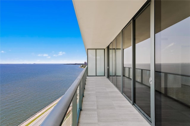2912 W Santiago St Unit 1401, Tampa, FL 33629 - balcony featuring a water view