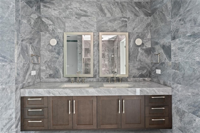 2912 W Santiago St Unit 1401, Tampa, FL 33629 - full bath with double vanity, a sink, and tile walls