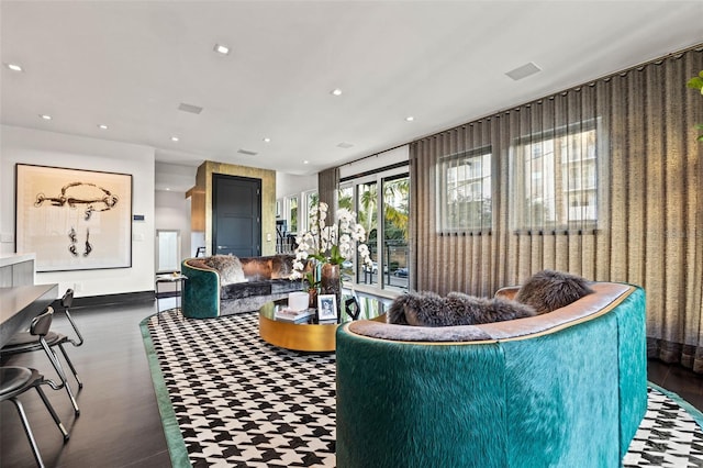 325 2nd St N, Saint Petersburg, FL 33701 - view of building lobby