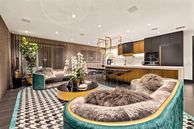 325 2nd St N, Saint Petersburg, FL 33701 - interior space featuring visible vents and recessed lighting