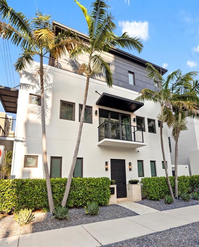 325 2nd St N, Saint Petersburg, FL 33701 - photo 1