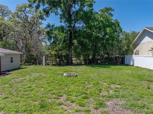 view of yard featuring fence