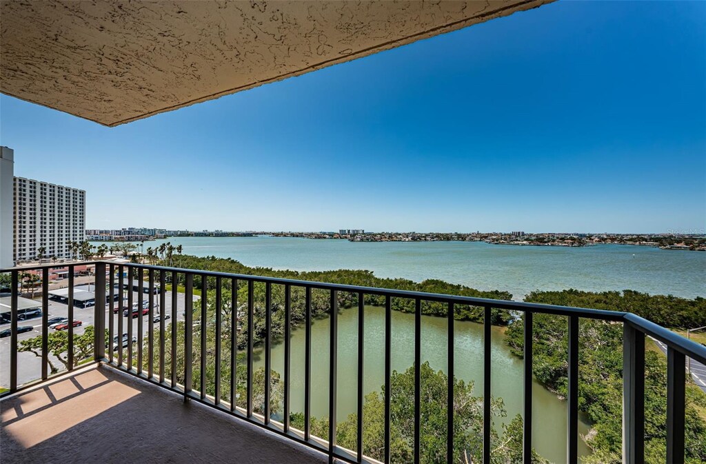 7050 Sunset Dr S Unit 912, South Pasadena, FL 33707 - photo 1