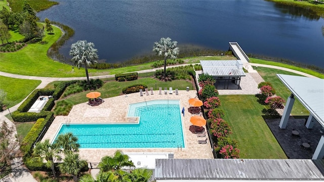 5601 Limelight Dr, Apollo Beach, FL 33572 - bird's eye view of a large body of water and a pool area