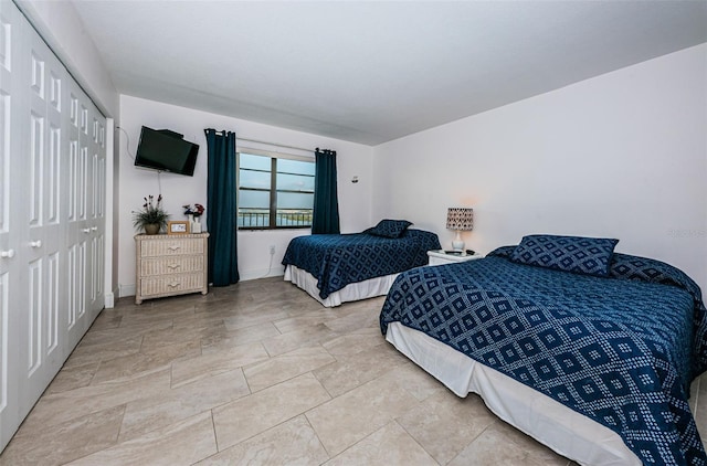 bedroom featuring a closet