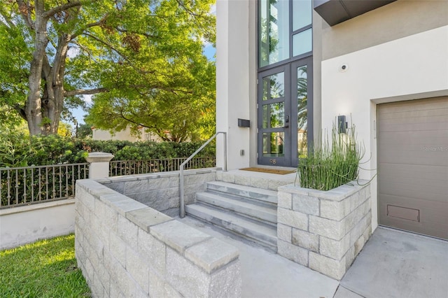 98 W Davis Blvd, Tampa, FL 33606 - doorway to property with stucco siding