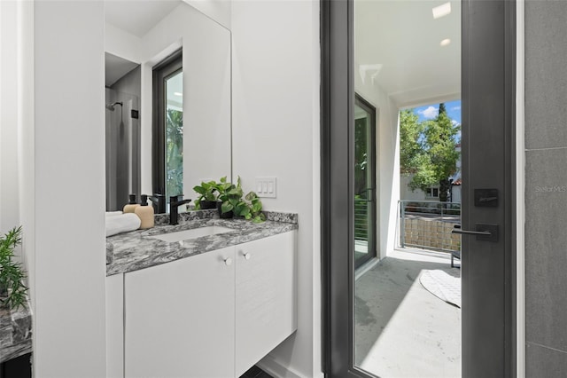 98 W Davis Blvd, Tampa, FL 33606 - entryway featuring a sink