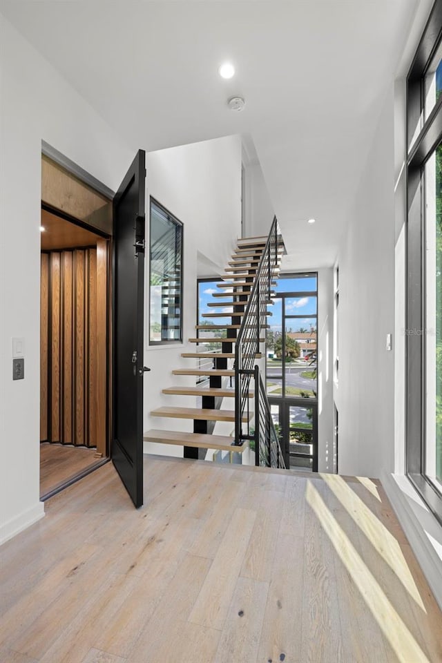 98 W Davis Blvd, Tampa, FL 33606 - interior space featuring wood finished floors, baseboards, and recessed lighting