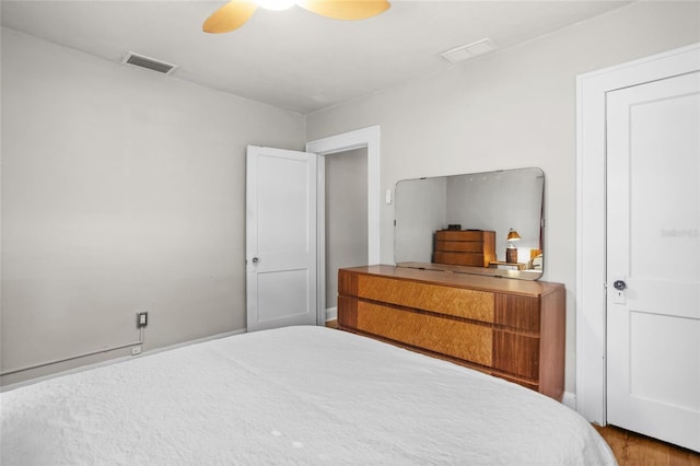 3120 8th Ave N, Saint Petersburg, FL 33713 - bedroom with a ceiling fan
