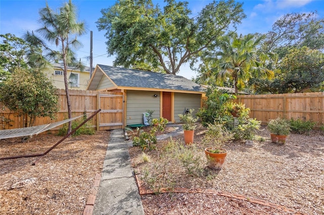 3120 8th Ave N, Saint Petersburg, FL 33713 - view of yard featuring a gate