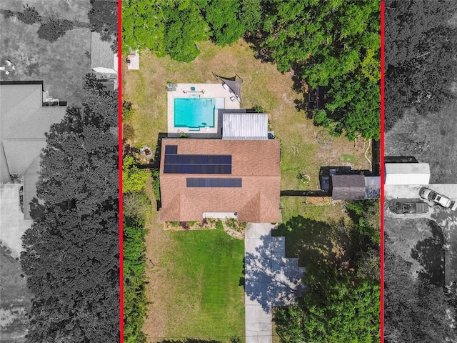 17605 Simmons Rd, Lutz, FL 33548 - aerial view of property and surrounding area featuring a pool and property boundaries highlighted