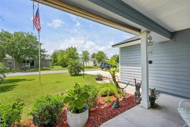 2720 N Screech Owl Ave, Saint Augustine, FL 32084 - view of grassy yard with a residential view