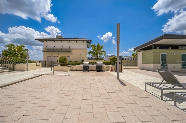 1120 E Kennedy Blvd Unit 615, Tampa, FL 33602 - view of patio / terrace with a grill and fence