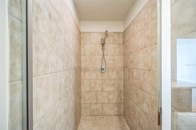 1120 E Kennedy Blvd Unit 615, Tampa, FL 33602 - bathroom with tiled shower