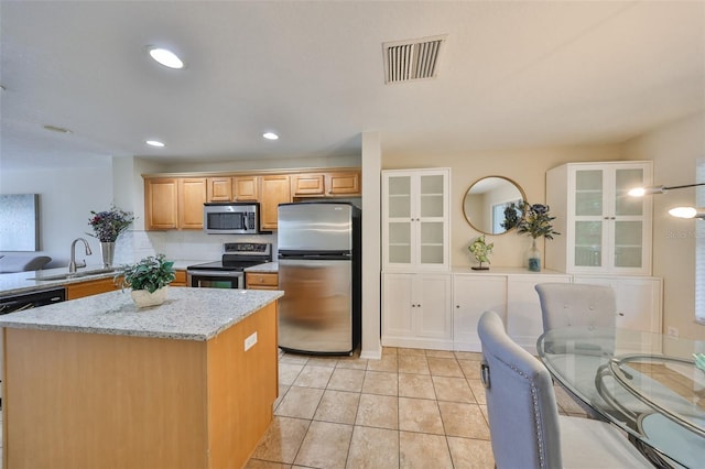 618 Wheaton Trent Pl, Tampa, FL 33619 - photo 11