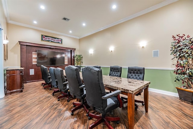 10103 Courtney Oaks Cir Unit 103, Tampa, FL 33619 - office area featuring recessed lighting, baseboards, ornamental molding, and wood finished floors