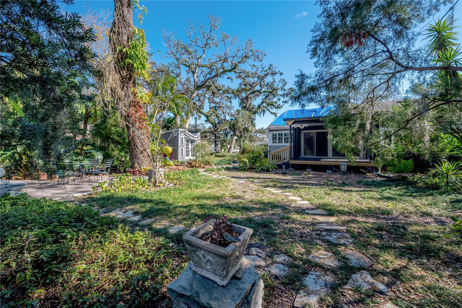 1214 E Park Cir, Tampa, FL 33604 - photo 15