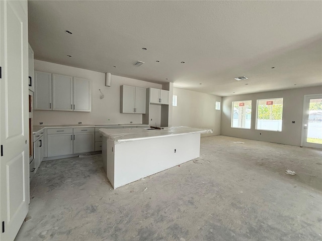 1828 27th Ave N, Saint Petersburg, FL 33713 - kitchen featuring a kitchen island and open floor plan