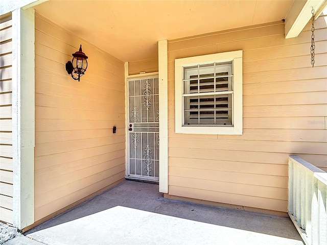 3611 Pine Knot Dr, Valrico, FL 33596 - view of property entrance