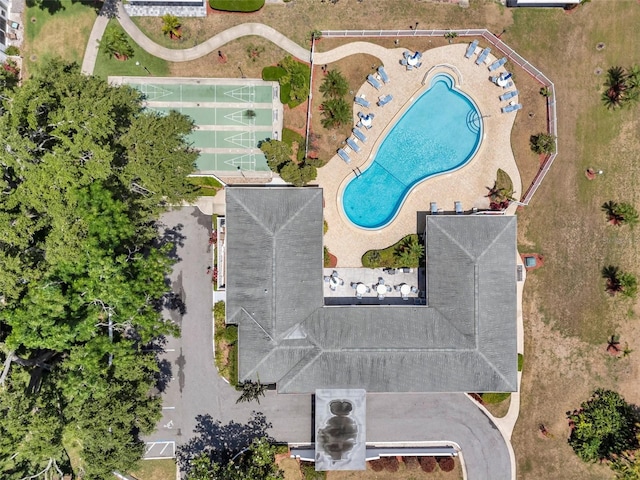 1655 S Highland Ave Unit D140, Clearwater, FL 33756 - bird's eye view of a pool