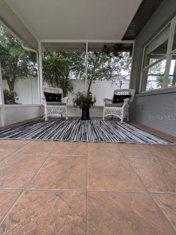 824 Greenbelt Cir, Brandon, FL 33510 - view of patio
