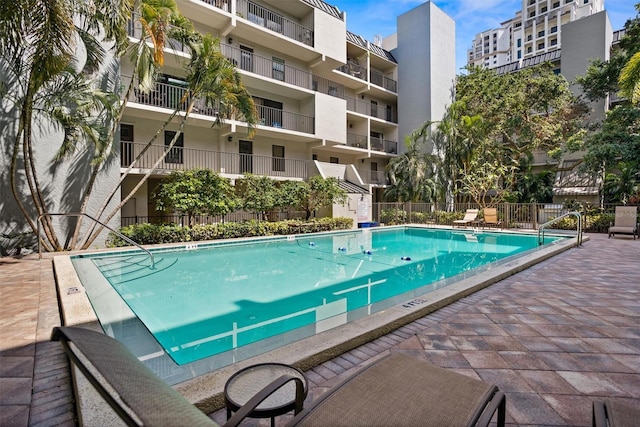 105 4th Ave NE Unit 219, Saint Petersburg, FL 33701 - pool featuring fence