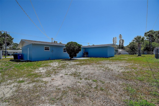 3841 Wahoo Dr SE, Saint Petersburg, FL 33705 - back of house featuring fence