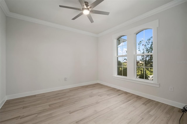 5325 San Remo Cir, Wimauma, FL 33598 - unfurnished room featuring light wood-style floors, baseboards, crown molding, and ceiling fan