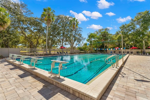 4769 Stoneview Cir, Oldsmar, FL 34677 - community pool with fence and a patio area