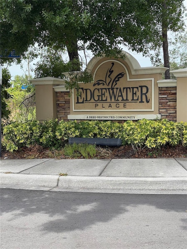 8013 Savannah Sunset Ln, Tampa, FL 33615 - view of community / neighborhood sign