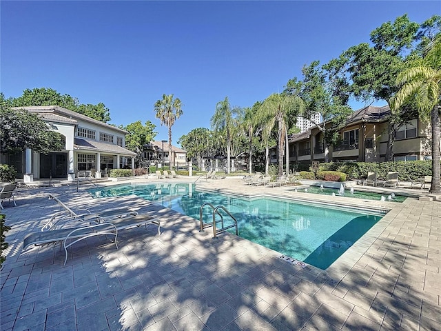 810 Island Walk Dr Unit 810, Tampa, FL 33602 - community pool with a patio