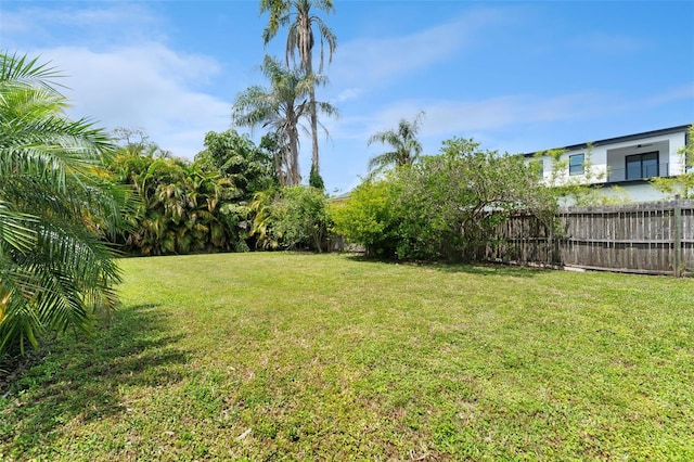807 W Braddock St, Tampa, FL 33603 - view of yard featuring fence