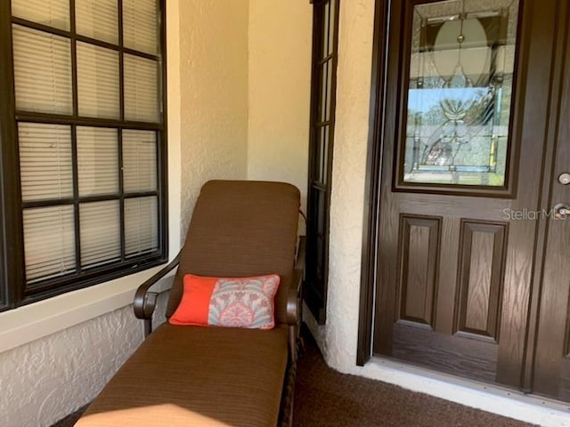 776 Lakewood Dr, Palm Harbor, FL 34684 - sitting room with a textured wall