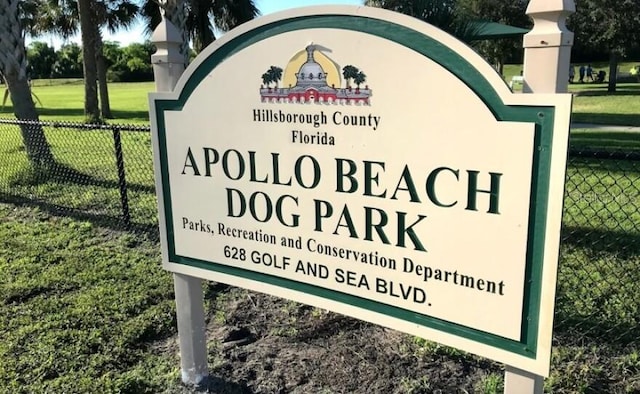 907 Golf Island Dr, Apollo Beach, FL 33572 - view of community sign