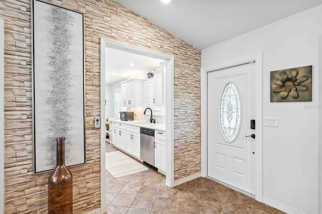506 Spring Tree Ct, Tarpon Springs, FL 34689 - entrance foyer featuring vaulted ceiling, plenty of natural light, and baseboards