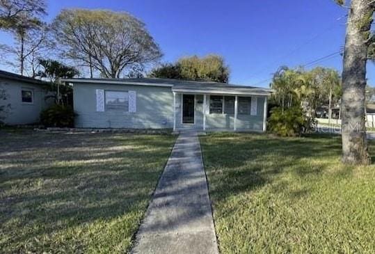 4301 15th Ave N, Saint Petersburg, FL 33713 - bungalow-style home with a front yard