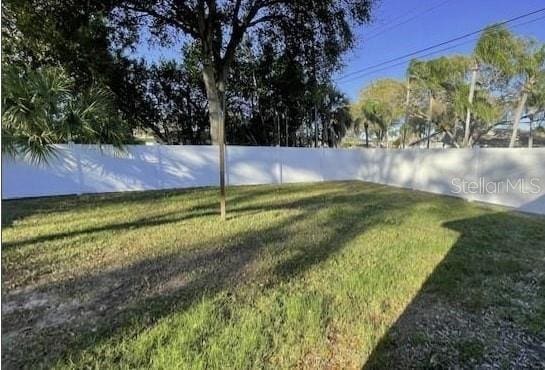 4301 15th Ave N, Saint Petersburg, FL 33713 - view of yard with fence