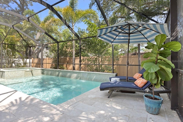 3325 W Wallcraft Ave, Tampa, FL 33611 - view of swimming pool featuring a fenced backyard, a lanai, a patio, and a pool with connected hot tub
