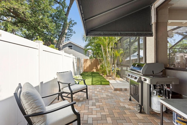 3325 W Wallcraft Ave, Tampa, FL 33611 - view of patio / terrace with a fenced backyard