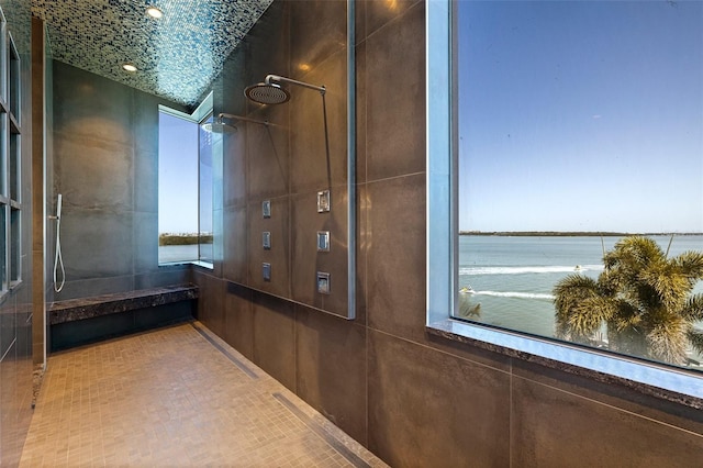 12650 7th St E, Treasure Island, FL 33706 - details with a water view and a tile shower