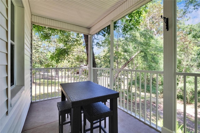 16420 Iola Woods Trl, Dade City, FL 33523 - view of balcony