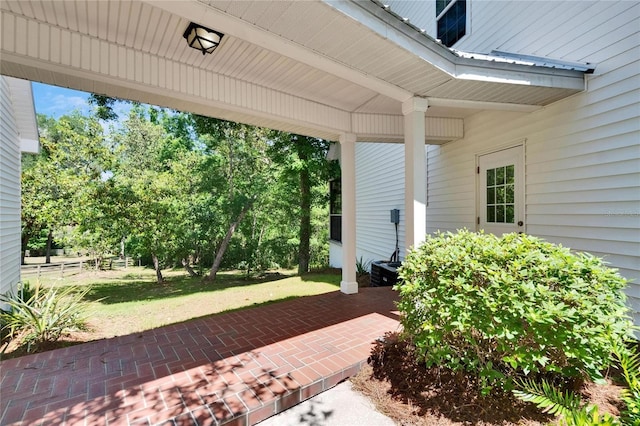16420 Iola Woods Trl, Dade City, FL 33523 - view of patio