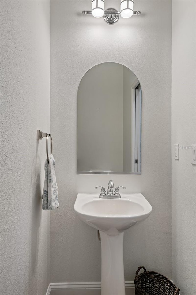 27318 Sora Blvd, Wesley Chapel, FL 33544 - view of bathroom