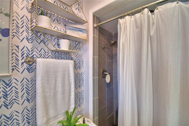 53 Paine Dr, Winter Haven, FL 33884 - bathroom with a tile shower