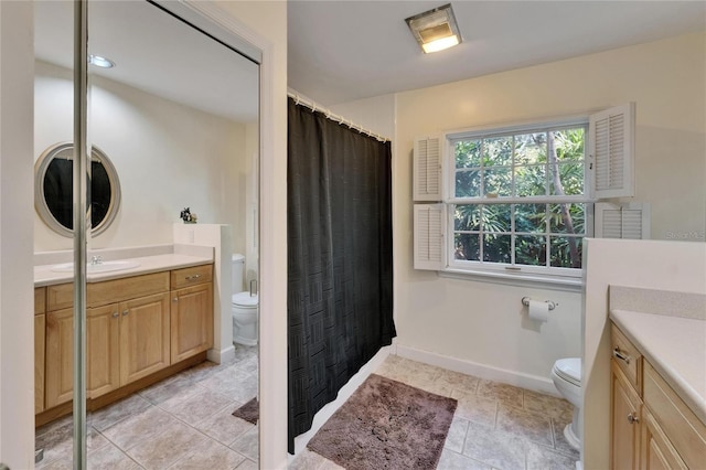 1603 Cottagewood Dr, Brandon, FL 33510 - full bathroom with a shower with curtain, baseboards, vanity, and toilet