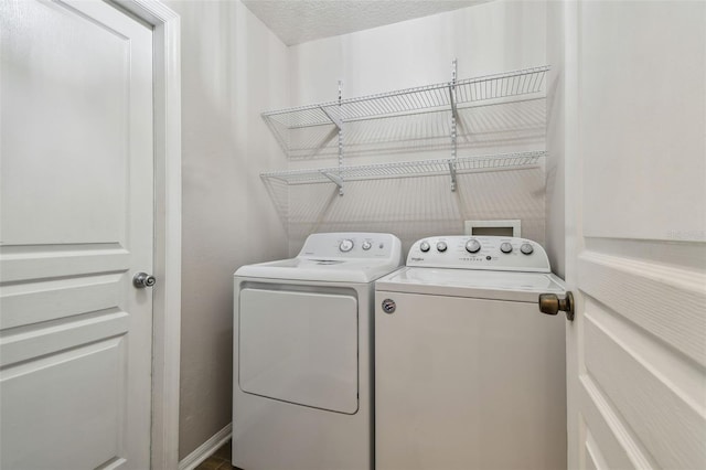 6006 Chellas Ct, Lutz, FL 33558 - laundry room with washer and dryer